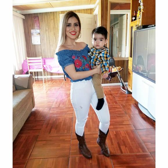 Meet your Posher, Itzel - Picture 1 of 1